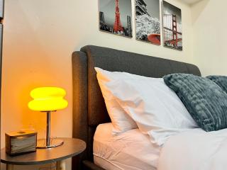 BGC Venice Condo - Pool & Wi-Fi - Suite 14B - 2