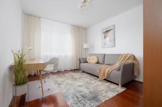 Elegant Apartment with Parking Close to Metro Station by Noclegi Renters - Varsavia - 8