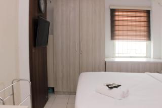 Cozy Stay and Tranquil Studio Patraland Urbano Apartment By Travelio - Bekasi - 8