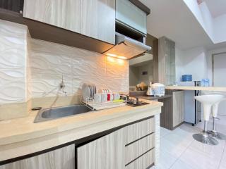 Spacious and Homey 2BR Apartment at Newton Residence By Travelio - Bandung - 3