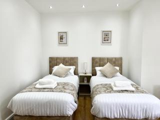 City Escape in Newcastle - 2 Bedroom Apartment - 4