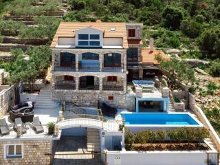 Holiday Home D. Maria with Sea View and Private Pool - 0