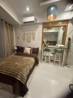 Cozy Place with City View at Greenbelt Makati - Manila - 0