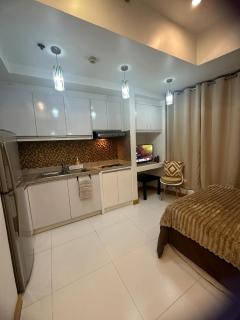 Cozy Place with City View at Greenbelt Makati - Manila - 1