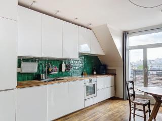 Balcony with view of Montmartre - Paris - 4