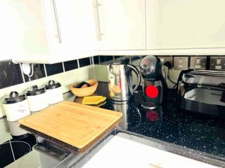 City Mill - Next to Town Centre Shopping and Restaurants - Free Parking - Burton-upon-Trent - 1