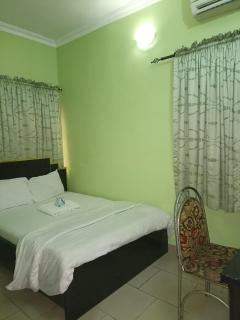 2 Bedroom Cute Cozy Hideaway - 5