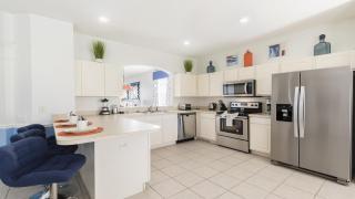 Last Minute Disney Getaway! Private Pool, Hot Tub & Games Room. Book Now! #56629 - Orlando - 1