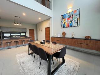 Royal Hill Villa Cisarua Puncak - Puncak - 6
