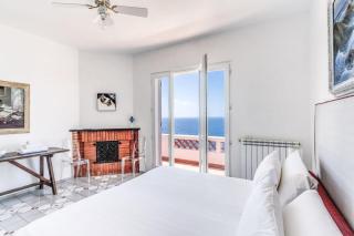 Villa Dafne Gulf Views Pool and Guest Services - Massa Lubrense - 3
