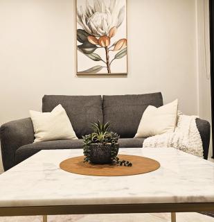 Urban Oasis - Spa, Pool and Kitchen - Auckland - 4