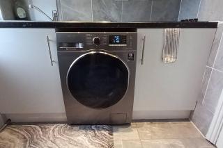 Lovely Commodious, Private Charming Studio, En Suite - Hillsborough - 4