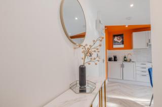 Seaside Escape l Steps from Brighton Beach l Balcony l 1BD - Brighton & Hove - 3