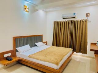 Hotel Sai RBN - Shirdi - 9