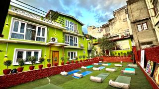 fireflies retreat home- Yoga, Sound Healing & Coworking Stay in Kathamndu - Kathmandu - 1