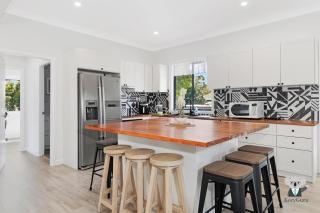 KozyGuru Glenbrook Lovely Spacious 5 Room House - Glenbrook - 9