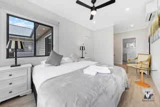 KozyGuru Glenbrook Lovely Spacious 5 Room House - Glenbrook - 6