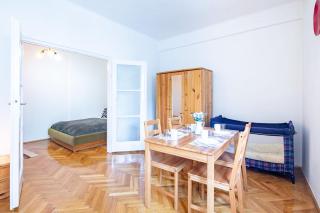 Central - Bright - Easy - Budapest - 1