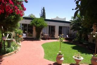 Sleep Eezy Cottages - Benoni - 1