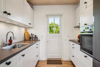 Well-Maintained And Cozy Holiday Home Near Ebeltoft - Ebeltoft - 3