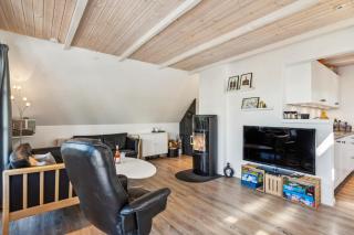 Well-Maintained And Cozy Holiday Home Near Ebeltoft - 1