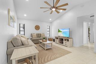 What a View -Gulf Access, Southern Exposure, Pool, Ping-Pong-Waterside Oasis - Roelens - Cape Coral - 2