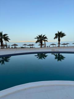 Central Hurghada with Private Beach & Resort Pools - Hurghada - 0