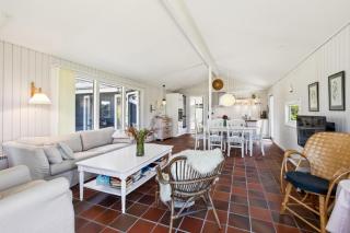 Spacious And Charming Holiday Home On A Beautiful Natural Plot With Sea Glimpse And Several Terraces Close To The Unique Nature Of Helgenæs, Scenic - 8