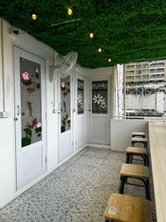 Comfy Crib Hostel 2 - 4