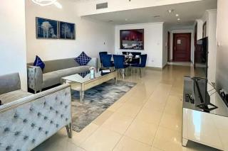 Spacious 2 Br With Lake View - Dubai - 9