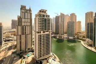Spacious 2 Br With Lake View - Dubai - 7