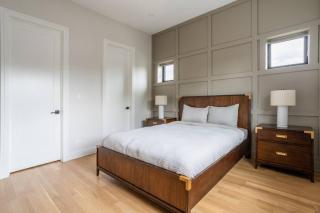 Large 2-Bedroom with Huge Roof Deck view of Chicago Skyline - 8