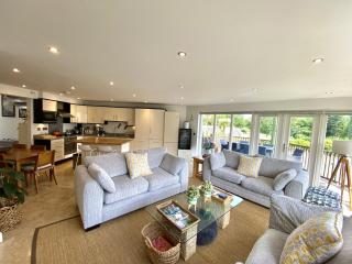Luxurious 4 Bedroom New England Style Villa - Trewhiddle Villa 30 - St Austell - 6