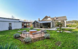 Amazing Home In Ivanska With Kitchen - Ivanska - 9