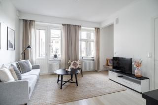 "PENTHOUSE" - Renovated 1BR Apt with Sauna & 60m2 Private Terrace - 9