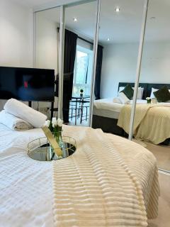 Kayz Lodge- Luxury Ensuite-Private & Shared Accommodation in a New House at the Olympic village overlooking Stratford Westfield and Tube Station - Londra - 7