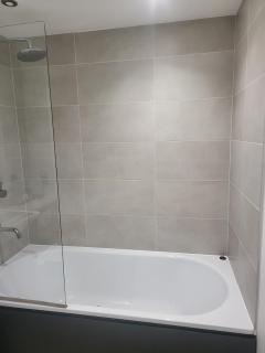 Kayz Lodge- Luxury Ensuite-Private & Shared Accommodation in a New House at the Olympic village overlooking Stratford Westfield and Tube Station - Londra - 8