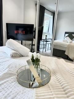 Kayz Lodge- Luxury Ensuite-Private & Shared Accommodation in a New House at the Olympic village overlooking Stratford Westfield and Tube Station - Londra - 5