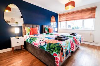 Perfect 2 Bedroom Flat Heathrow, Free Parking - Shepperton - 0