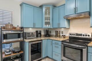 Beautiful Pet Friendly home! New tropical pool, opt golf cart and pool heat, minutes to beach - Destin - 5