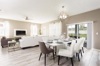 Last Minute Disney Getaway! Private Pool, Hot Tub & Games Room. Book Now! #97667 - Davenport - 1