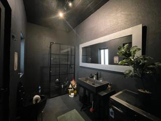 Industrial Charm Apt - St Paul's Bay - 3