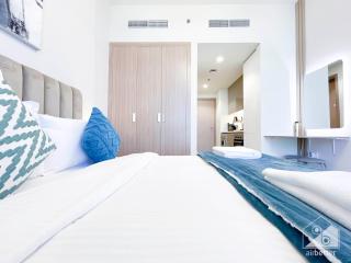 Riviera Studio Stay with Balcony Views - Dubai - 2