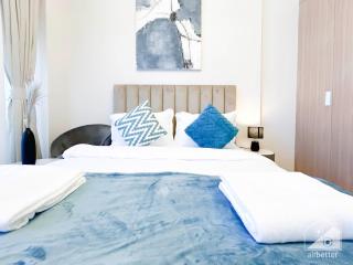 Riviera Studio Stay with Balcony Views - Dubai - 3