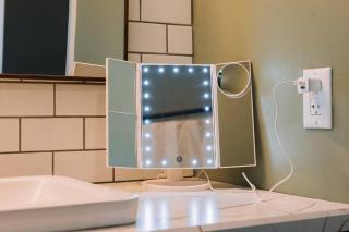 Family Friendly Downtown Apple Creek by Antiques - 4