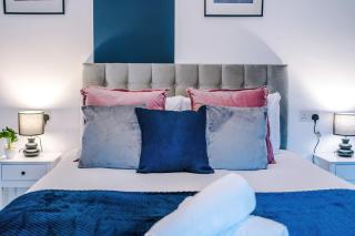 NEW! 3-Bed House in Manchester by 53 Degrees Property, Ideal for Contractors, Business & Long Term, FREE Parking! - Manchester - 2