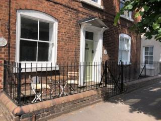 4 Bedroom Flat in Centre of Shifnal - 2
