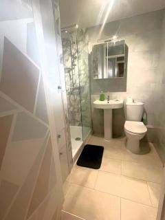 Cosy flat in Romford, 30 mins from London City - Friern Barnet - 2
