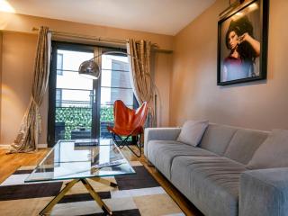 Pass the Keys Stunning City Views Stylish 2BR Apartment with Balcony - Nottingham - 3