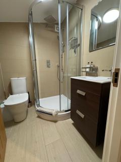 The Old Pub - Entire Pub Cellar, with own Private Sauna & Gym, Self Contained Suite and Kitchenette including Continental Breakfast, Snacks and Mini Bar - - 7